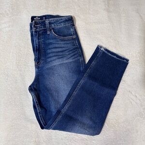Hollister Ultra High Rise Mom Jeans